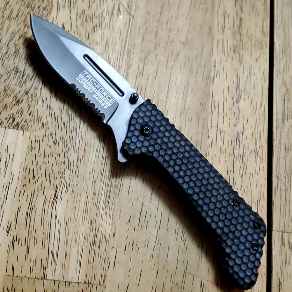 Tak Force knife